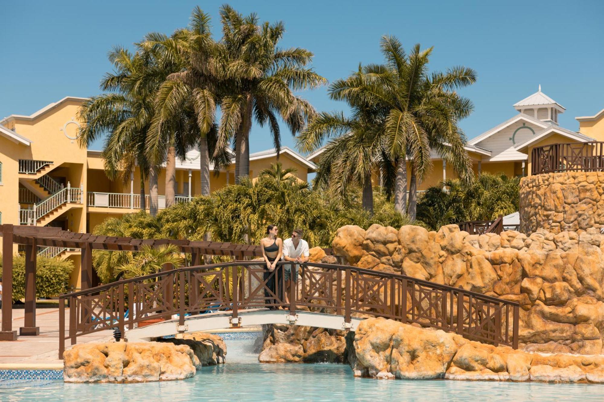 רנאוויי ביי Jewel Paradise Cove Adult Beach Resort & Spa מראה חיצוני תמונה